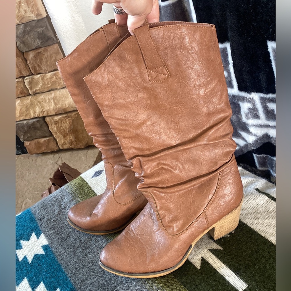 Heeled boots